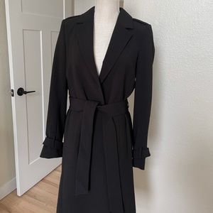 Straight coat with tie belt